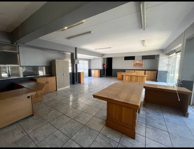 2,500M² OFFICE TO LET IN VULCANIA